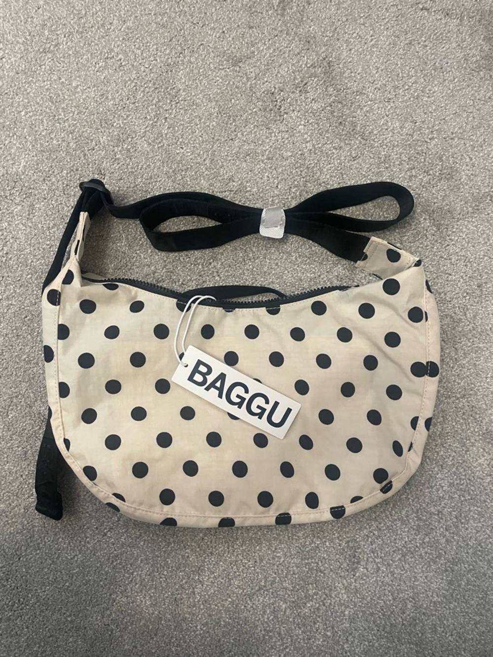 BAGGU Medium Nylon Crescent Bag Cream + Black Polka Dot